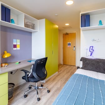 Silver En Suite - Image 4